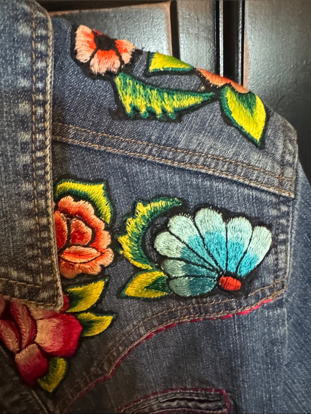 Women's Embroidered Denim Button-Down Shirt - Blue - Picture 6 of 7